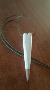 N36 PEANDANT Wood with white paint - Long Heart   